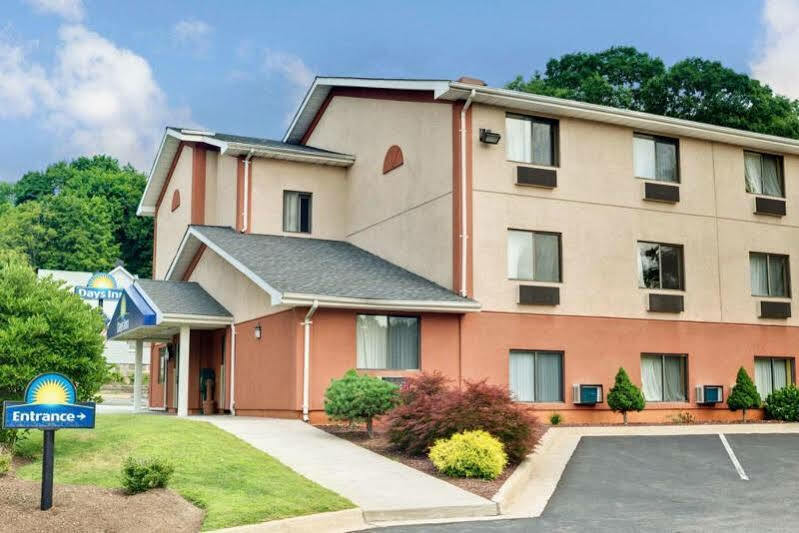 Travelodge By Wyndham Torrington Exteriér fotografie