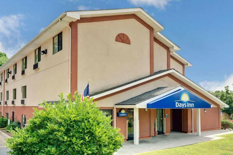 Travelodge By Wyndham Torrington Exteriér fotografie