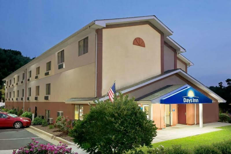 Travelodge By Wyndham Torrington Exteriér fotografie